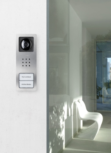 Siedle Compact kan kombineres med alle svartelefoner og med andre dørstationer fra alle Siedles designlinjer