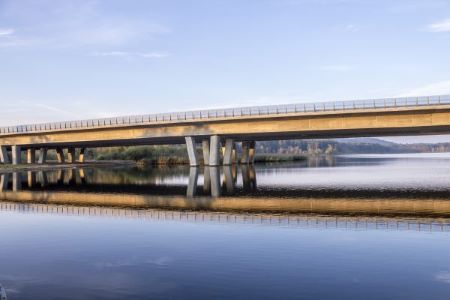 Broerne ved Funder, Gudenåen og  igennem Nordskoven