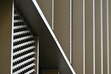 Opførelse af universitetsbygning