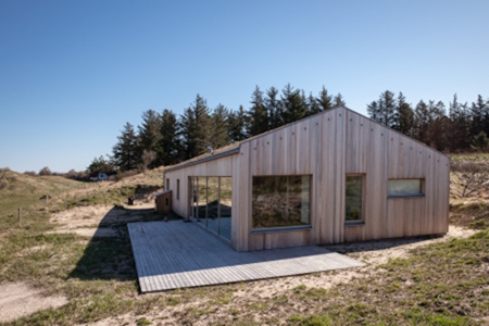 SOMMERHUS I TVERSTED