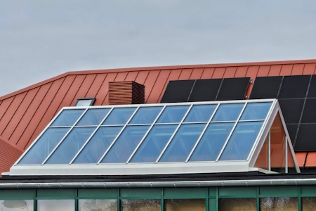 Opførelse af undervisningsfaciliteter til hospital