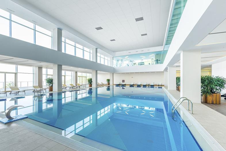 Glæd dig til fremtidens stille svømmehaller, vandlande og indendørs pool-områder. 