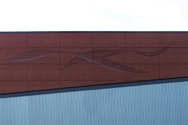 Rockpanel - kunstværk udskåret i facaden