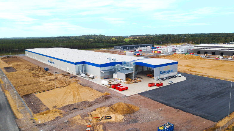 Den nye fabrik er bygget på en 70.000 kvadratmeter grund i Jönköping