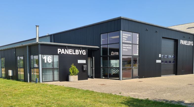 PANELBYG i ny domicil, Sinus stålplade type 20/1000 facade