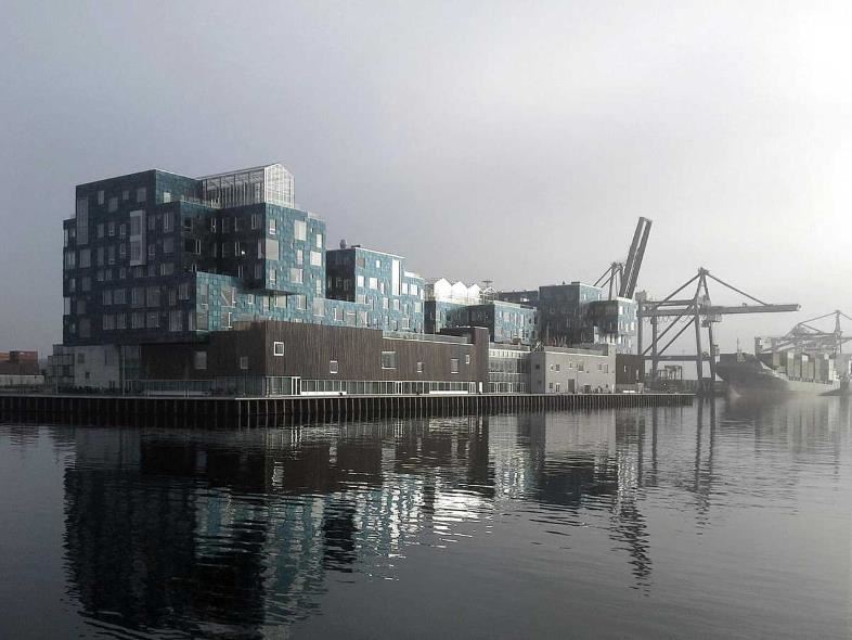 SolarLabs første facadeprojekt Copenhagen International School 
