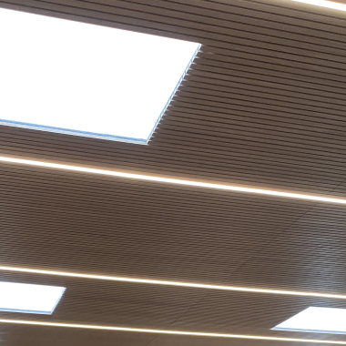 Integreret lys i lamel-lofter fra Ecofoss