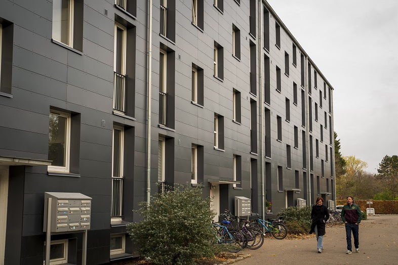I Roskilde har A/B Tårnparkens tre boligblokke fået nyt liv med en facaderenovering,