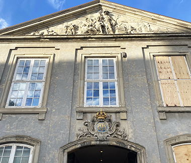 Ardex, Designmuseet har siden 1926 haft til huse i én af de mest centrale rokokobygninger i København