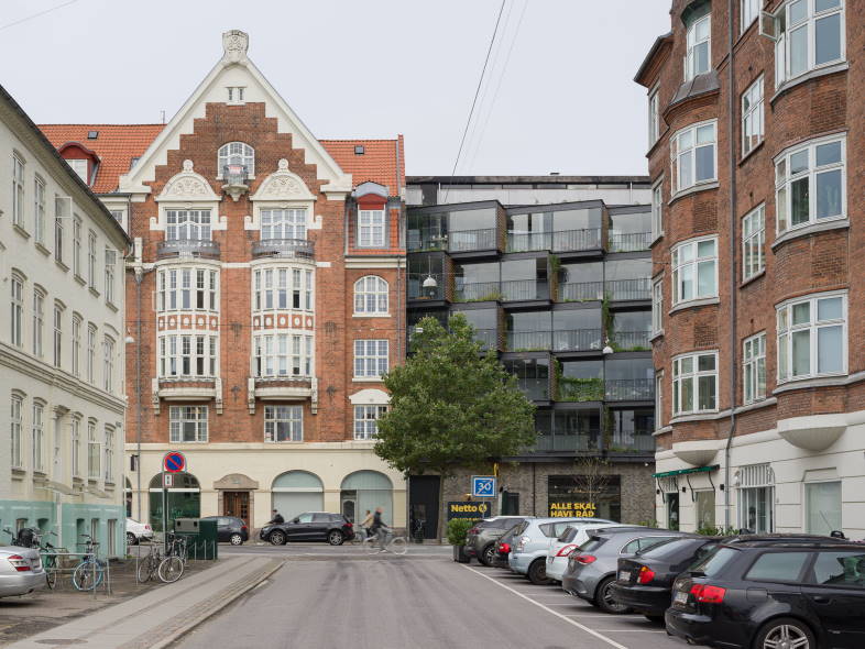 Alumentdk etagehøje foldeglas til renovering på HC Ørstedvej