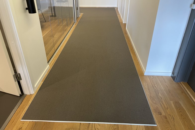 Fletco Carpets, akustikforbedring med tæppeløbere