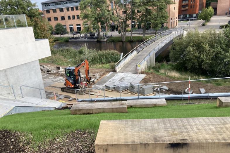 Byggros, naturpromenade med udsigt til sø og å