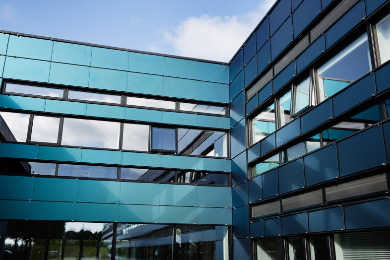 kontorbyg i Århus har fået bærekraft integreret i facaden. Grøndalsvej.