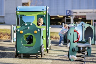 Kompan giver dig data på co2 og genanvendt affald på legepladsredskaber 