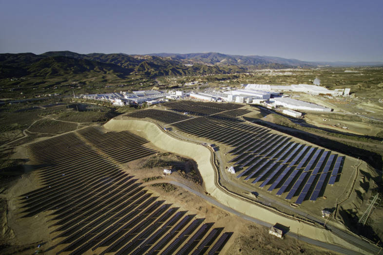 Cosentino har opstillet 38.000 solpaneler