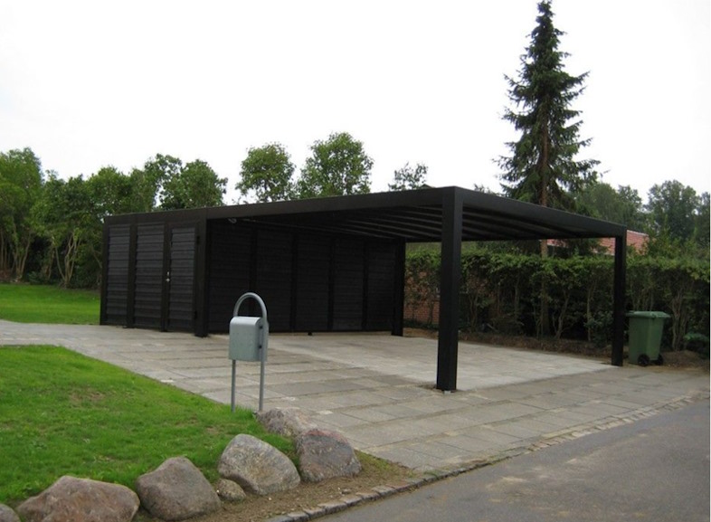 Carport med redskabsrum varm galvaniseret og malet i en RAL-farve