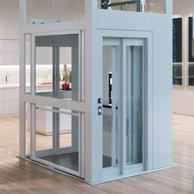 En elevatorlift minder som udgangspunkt meget om en konventionel elevator med sin lukkede kabine