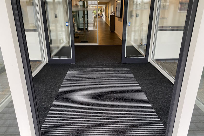 Indgangsmåtte der er fri for PVC og designet til at holde i årevis