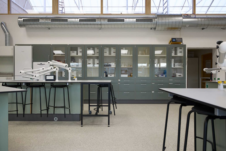 Gedved Skole i Horsens Kommune har fået nye faglokaler til fysik, kemi samt natur og teknik