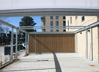 Grøn pergola skaber levende miljø