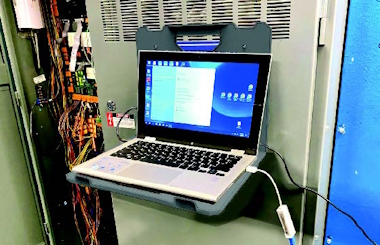 Magnetbord med computer