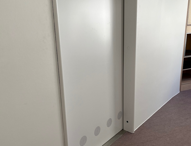Skydedør med fuldintegreret ventilation uden kanter