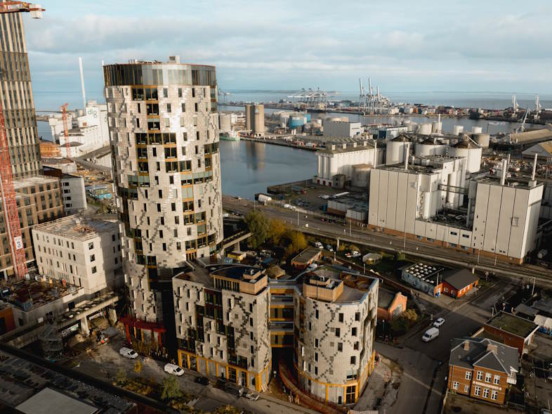 Purmo har leveret 400 radiatorer til Danmarks højeste træbyggeri, TRÆ i Århus