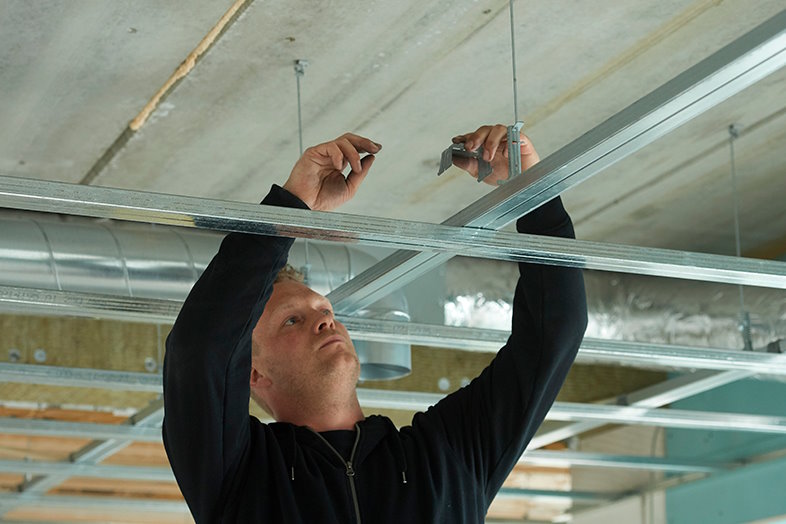 Gyproc® GK er et bæresystem af stål til nedhængte eller direkte fastmonterede lofter