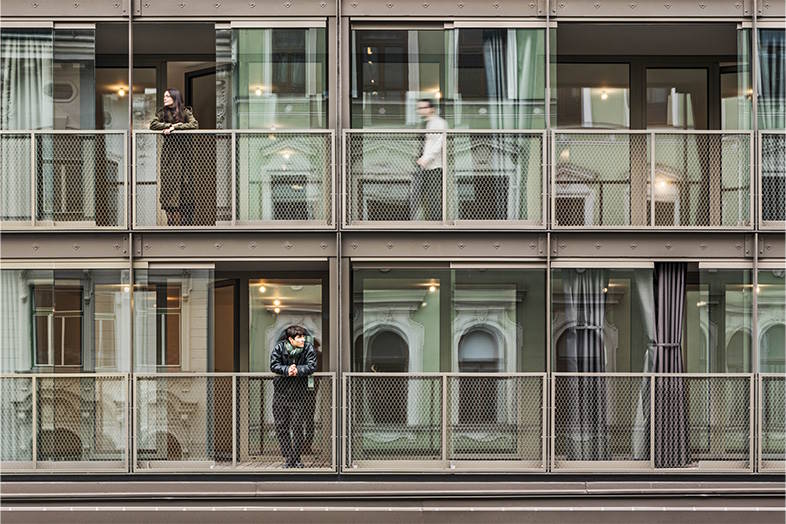 Fra passiv facade til aktiv komfortzone: Når glas ikke blot adskiller, men aktivt former indeklimaet