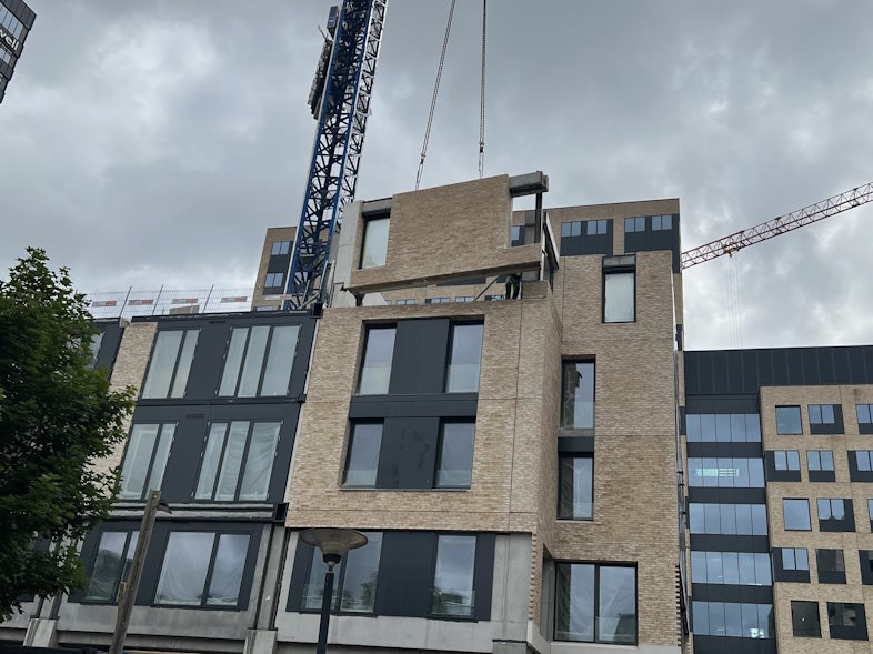 Spæncom både leverer og monterer betonelementerne til Frederiks Hus