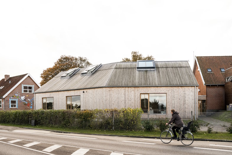 WindowMaster kan nu tilbyde en certificeret løsning til tagbaseret brandventilation med Schücos nye vinduesprofil