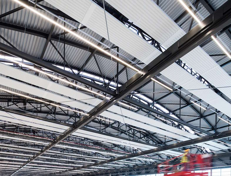 Danmarks største messecenter, MCH Messecenter Herning, har sagt farvel til den gamle belysning i en omfattende renovering