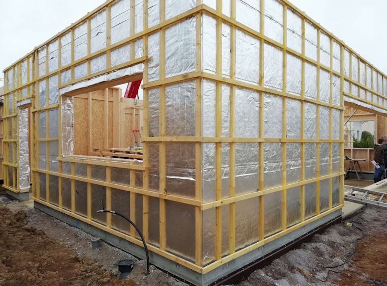 Constructia præsenterer et effektivt alternativ til det dyre arbejde med at udskifte og bortskaffe gammel mineraluldsisolering