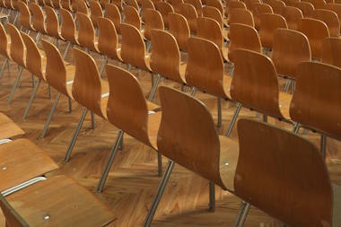 Aarhus statsgymnasium - Teak med karakter