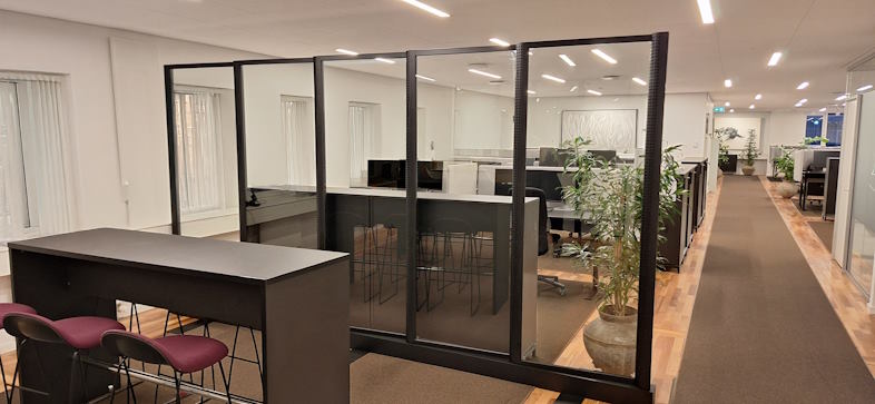 Fritstående og flytbare AcouriseWall er en videreudvikling af den fastmonterede Acourise væg