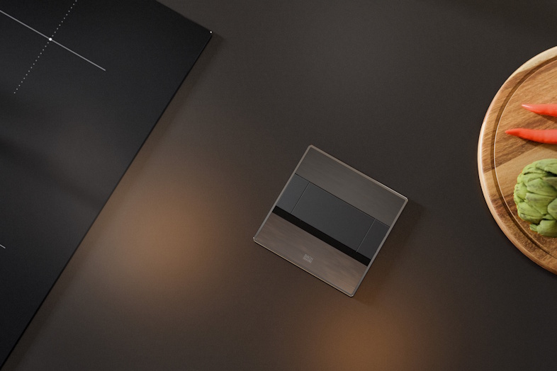 SENSE fås med en valgfri 22 W USB-A/C hurtigoplader