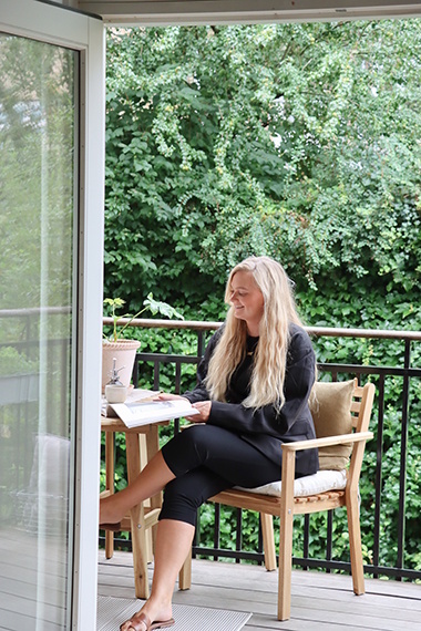 Vi kender både de tekniske krav, de kommunale processer og de praktiske hensyn i en beboet ejendom