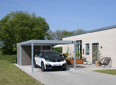 Carportløsninger er langt fra “one-size-fits-all”. I Lyngsøe tilpasser vi altid