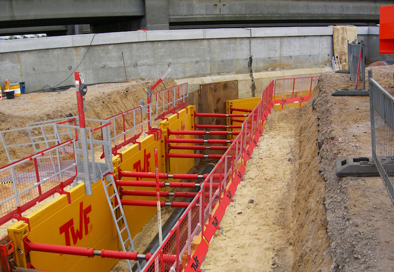 Rejnstrup Gravekasser tilråder brug af faldsikring ved udgravning