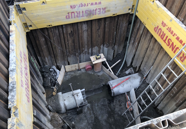 Rejnstrup Gravekasser har også salg af gravekasser, men de fleste kunder vælger at leje og slipper dermed for at skulle finde plads til at opbevare gravekasserne