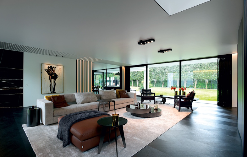 Produktet er Svanemærket og består af op til 92% naturlige ingredienser, herunder plantebaserede komponenter og træ. 