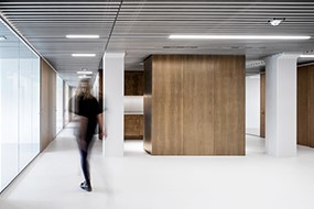 Akustikløsninger produceret i klimavenligt aluminium