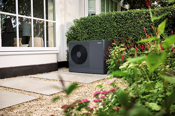 aroTHERM pro varmepumpen reducerer CO2, sikkerhedsafstand og installationstid