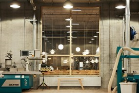 Brandglas med akustiske løsninger til Århus’ nye arkitektskole, NEW AARCH