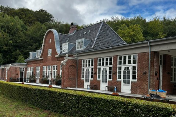 Danskproducerede skydedøre tailormade efter kundens ønske –