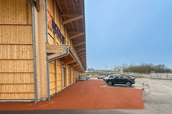 Farvet overfladebelægning øger sikkerheden