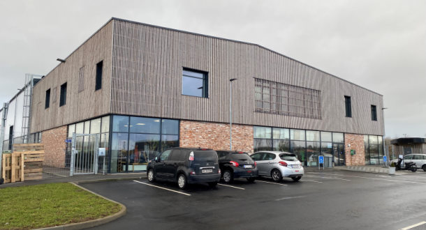 Genbrugscenter fremviser varmebehandlet og brandimprægneret fyrretræ på bedste vis