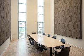 Grøn milepæl: Nye Troldtekt akustikplader har negativt CO2-aftryk