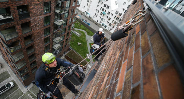 Håndværkere i reb gør din bygning grønnere