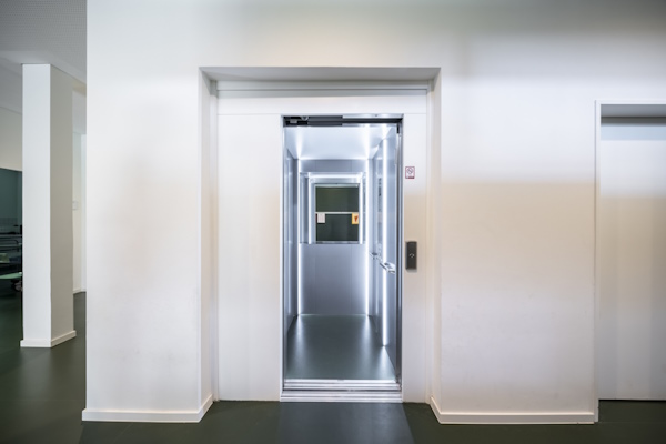 Hvorfor skal et elevatoranlæg moderniseres eller udskiftes?